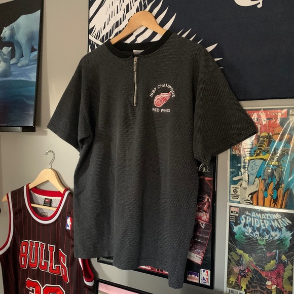 Vintage 1997 Detroit Red Wings T-shirt - Picture 2 of 5